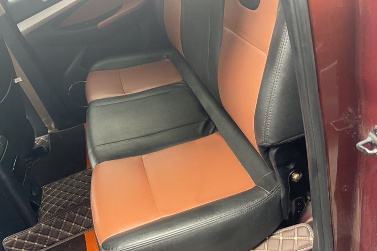 Used Dongfeng Yufeng P16 2017 1.9T Two-Wheel Drive Luxury Version D19TCIE2 Interior 1