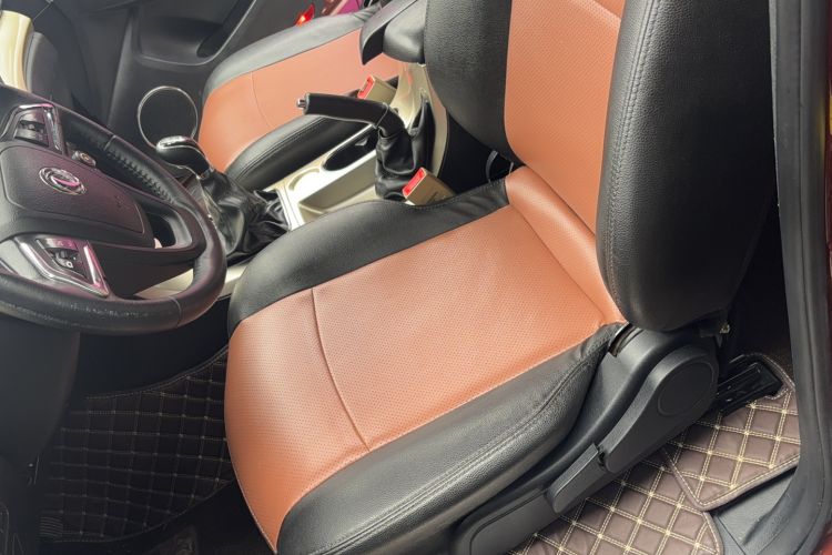 Used Dongfeng Yufeng P16 2017 1.9T Two-Wheel Drive Luxury Version D19TCIE2 Left Front Seat