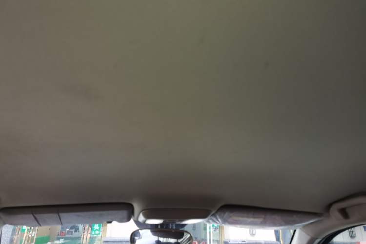 Used Dongfeng Yufeng P16 2017 1.9T Two-Wheel Drive Luxury Extended Version D19TCIE2 Headliner