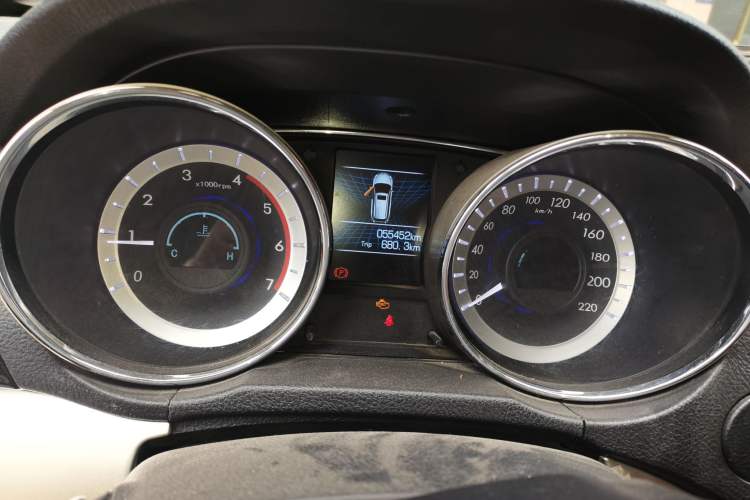 Used Dongfeng Yufeng P16 2017 1.9T Two-Wheel Drive Luxury Extended Version D19TCIE2 Instrument Cluster