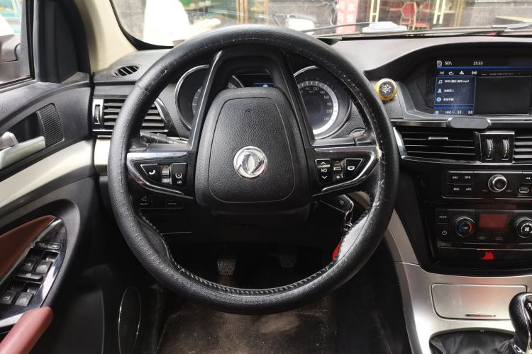 Used Dongfeng Yufeng P16 2017 1.9T Two-Wheel Drive Luxury Extended Version D19TCIE2 Steering Wheel