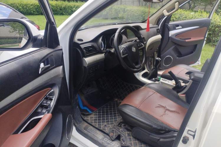 Used Dongfeng Yufeng P16 2019 2.4L Gasoline 4x4 Luxury Long-Wheelbase Version 4G69S4N Driver Seat