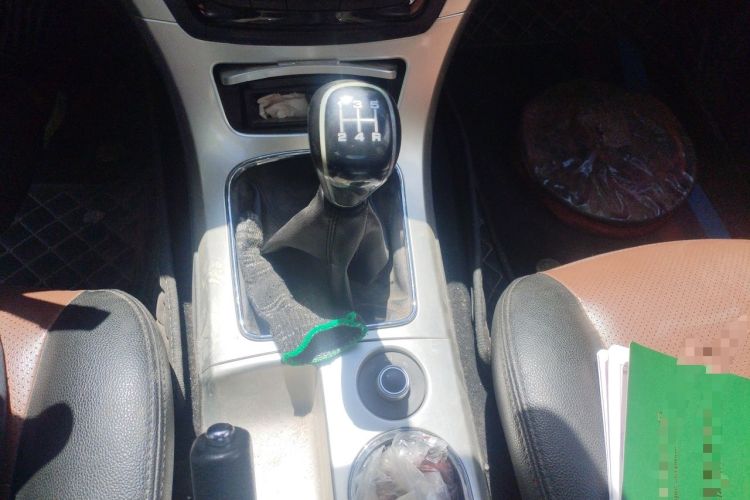 Used Dongfeng Yufeng P16 2019 2.4L Gasoline 4x4 Luxury Long-Wheelbase Version 4G69S4N Gear Lever