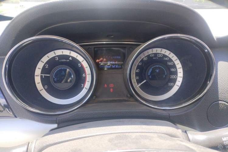 Used Dongfeng Yufeng P16 2019 2.4L Gasoline 4x4 Luxury Long-Wheelbase Version 4G69S4N Instrument Cluster
