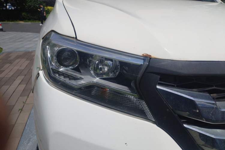 Used Dongfeng Yufeng P16 2019 2.4L Gasoline 4x4 Luxury Long-Wheelbase Version 4G69S4N Right Front Headlight