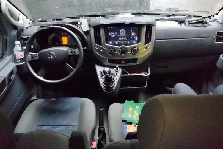 Used Dongfeng Yufeng 2021 2.4T Rear-Drive Logistics Vehicle Long Wheelbase Mid-Roof 6-9 Seater China VI Emission Standard YCY24140-60 Center Console