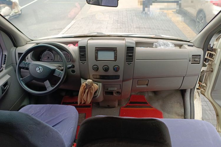 Used Dongfeng Yufeng 2012 3.0T Short Wheelbase Mid-Top ZD30 Edition Center Console
