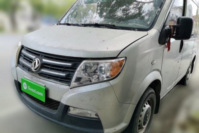 Dongfeng Yufeng 2014 2.5T YuliBao Logistics Vehicle Standard Features Include Short Wheelbase with Mid-Roof ZD25 d’occasion