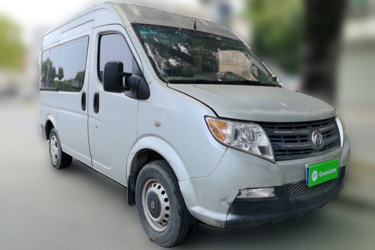 Used Dongfeng Yufeng 2014 2.5T YuliBao Logistics Vehicle Standard Features Include Short Wheelbase with Mid-Roof ZD25 Front Right 45 Deg