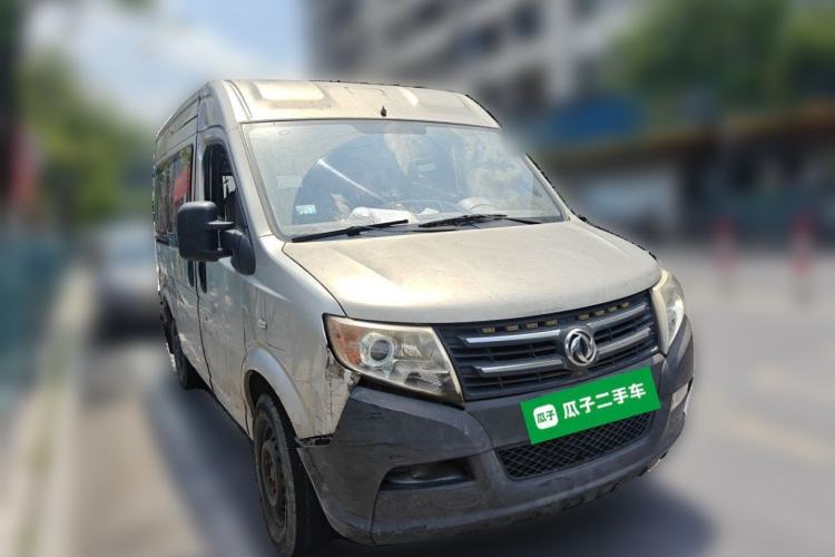 Used Dongfeng Yufeng 2014 2.5T YuliBao Logistics Vehicle Standard Features Include Short Wheelbase with Mid-Roof ZD25 Front Right 45 Deg