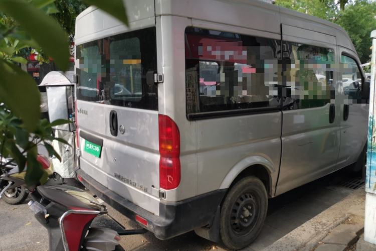 Used Dongfeng Yufeng 2014 2.5T YuliBao Logistics Vehicle Standard Features Include Short Wheelbase with Mid-Roof ZD25 Rear Right 45 Deg