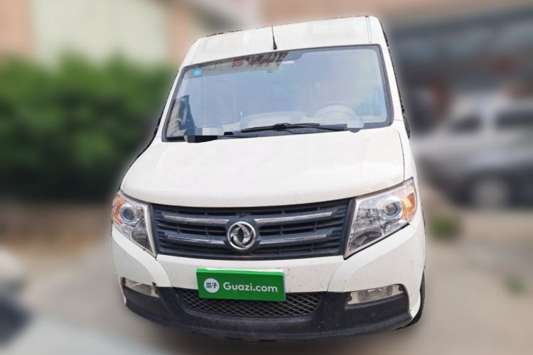 Used Dongfeng Yufeng 2014 2.5T YuliBao Logistics Vehicle Standard Features Include Short Wheelbase with Mid-Roof ZD25 Front