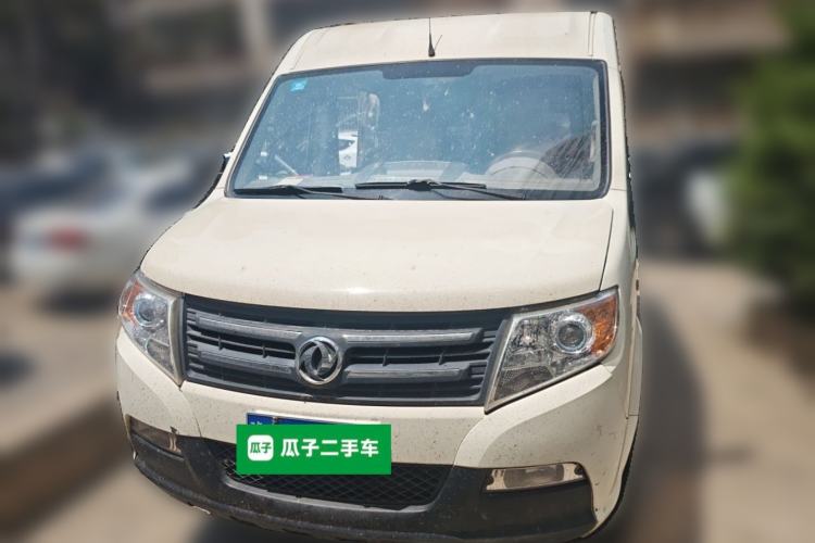 Used Dongfeng Yufeng 2014 2.5T YuliBao Logistics Vehicle Standard Features Include Short Wheelbase with Mid-Roof ZD25 Front