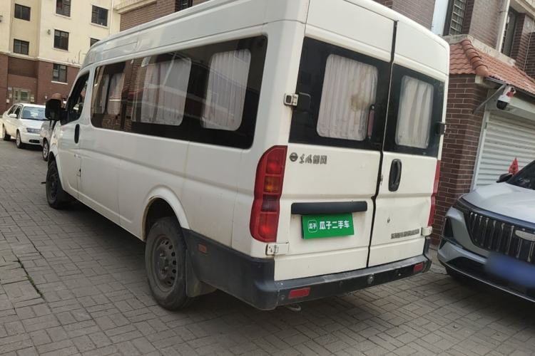Used Dongfeng Yufeng 2014 2.5T YuliBao Logistics Vehicle Mid-axle Mid-roof ZD25 Rear Left 45 Deg