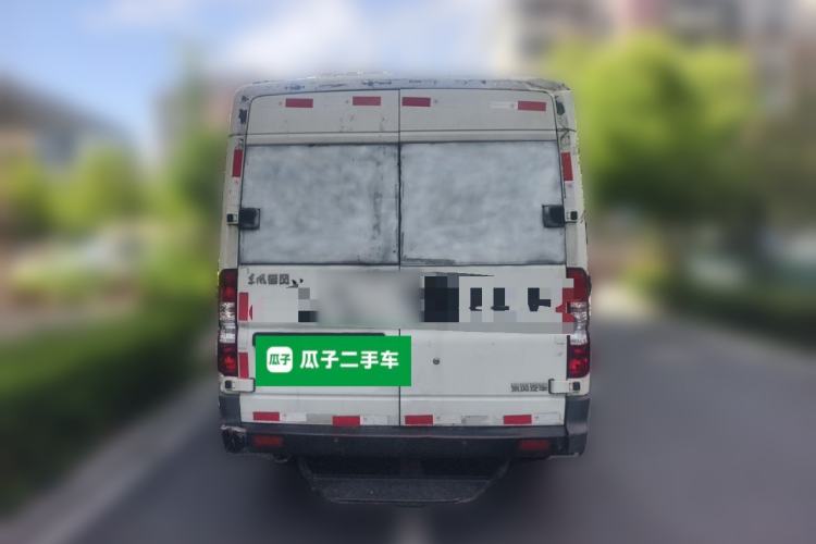Used Dongfeng Yufeng 2014 2.5T YuliBao Logistics Vehicle Mid-axle Mid-roof ZD25 Rear