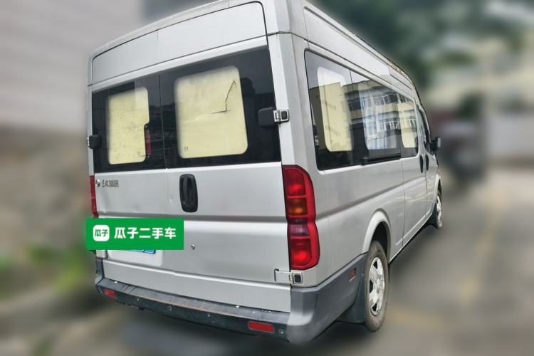 Used Dongfeng Yufeng 2015 2.5T Lingyun Edition Yulibao standard-equipped long-wheelbase mid-roof ZD25 Rear Right 45 Deg