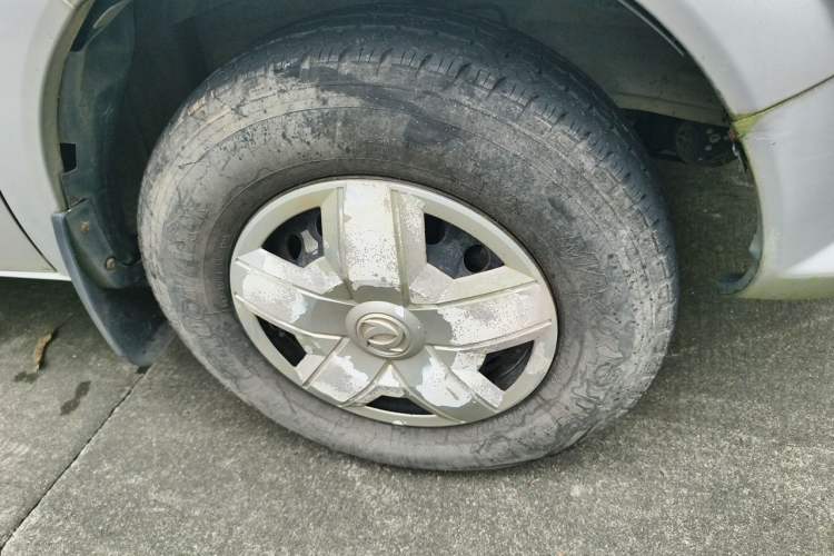 Used Dongfeng Yufeng 2015 2.5T Lingyun Edition Yulibao standard-equipped long-wheelbase mid-roof ZD25 Right Front Wheel Hub
