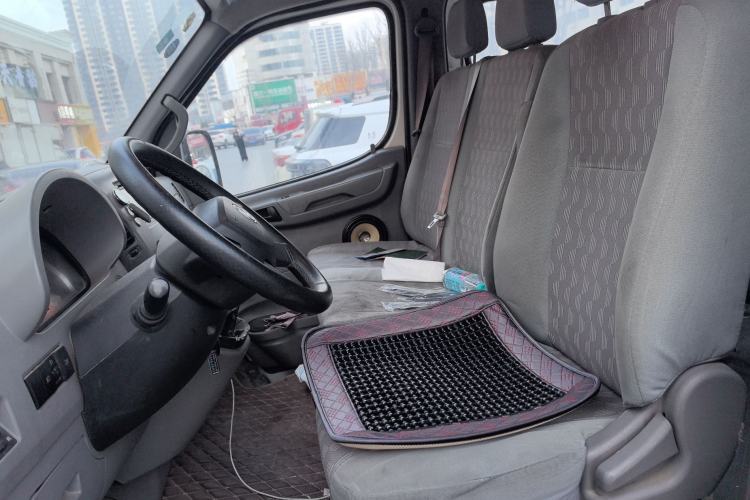 Used Dongfeng Yufeng 2015 2.5T Lingyun Edition Yulibao standard-equipped long-wheelbase mid-roof ZD25 Left Front Seat