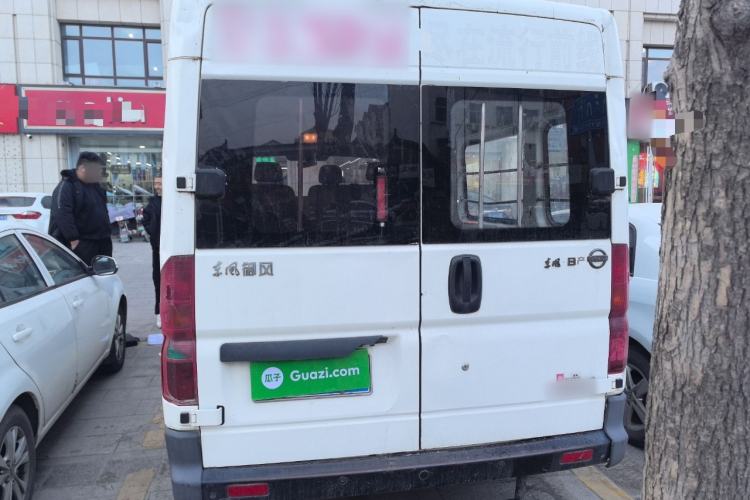 Used Dongfeng Yufeng 2015 2.5T Lingyun Edition Yulibao standard-equipped long-wheelbase mid-roof ZD25 Rear