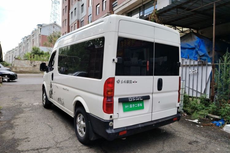 Used Dongfeng Yufeng 2015 2.5T Lingyun Edition Box Truck comes standard with the short-wheelbase mid-roof ZD25 model. Rear Left 45 Deg