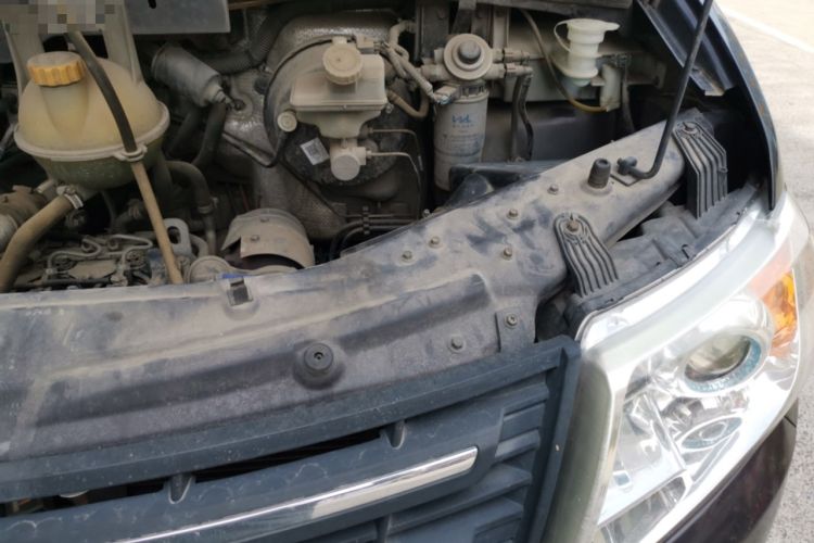 Used Dongfeng Yufeng  Engine Bay Left