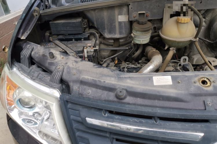 Used Dongfeng Yufeng  Engine Bay Right