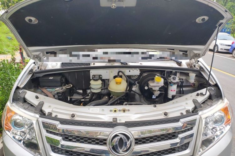 Used Dongfeng Yufeng 2016 2.5T Lingyun Van Short Wheelbase Mid-Roof China V Standard ZD25 Engine Bay