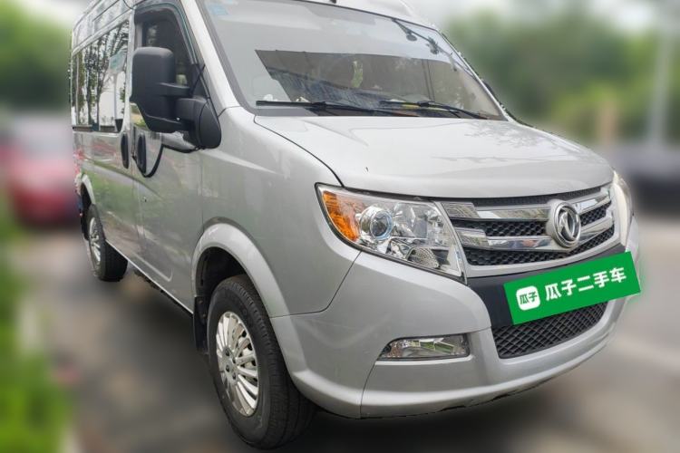 Used Dongfeng Yufeng 2016 2.5T Lingyun Van Short Wheelbase Mid-Roof China V Standard ZD25 Front Right 45 Deg