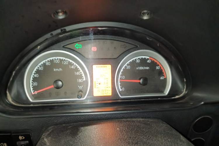 Used Dongfeng Yufeng 2016 2.5T Lingyun Edition Yulibao High-End Long Wheelbase Mid-Roof ZD25 Instrument Cluster