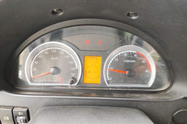 Used Dongfeng Yufeng 2016 2.5T Lingyun Van Short Wheelbase Mid-Roof China V Standard ZD25 Instrument Cluster