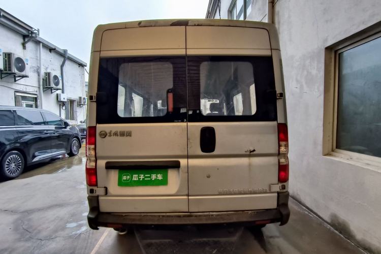Used Dongfeng Yufeng 2016 2.5T Lingyun Edition Yulibao Short Wheelbase Mid-Roof National V ZD25 Rear