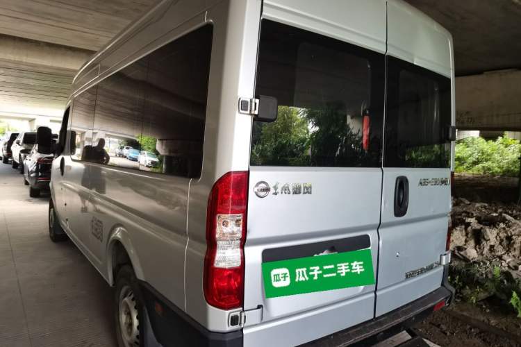 Used Dongfeng Yufeng 2016 2.5T Lingyun Edition Yulibao High-End Long Wheelbase Mid-Roof ZD25 Rear Left 45 Deg