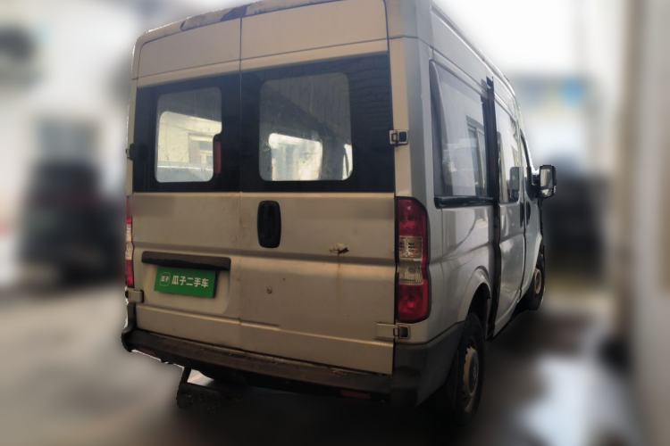 Used Dongfeng Yufeng 2016 2.5T Lingyun Edition Yulibao Short Wheelbase Mid-Roof National V ZD25 Rear Right 45 Deg