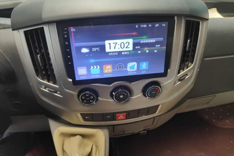 Used Dongfeng Yufeng 2016 2.5T Lingyun Edition Yulibao Short Wheelbase Mid-Roof National V ZD25 Audio And AC Panel