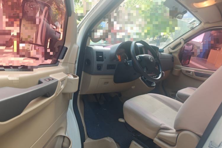 Used Dongfeng Yufeng 2016 2.5T Lingyun Edition Yulibao Premium Short Wheelbase Mid-Roof ZD25 Driver Seat