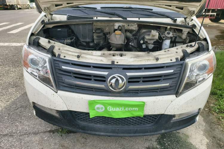 Used Dongfeng Yufeng 2016 2.5T Lingyun Edition Yulibao Premium Short Wheelbase Mid-Roof ZD25 Engine Bay