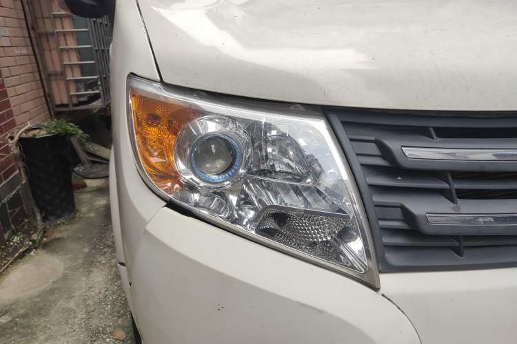 Used Dongfeng Yufeng 2016 2.5T Lingyun Edition Yulibao Short Wheelbase Mid-Roof National V ZD25 Exterior 6