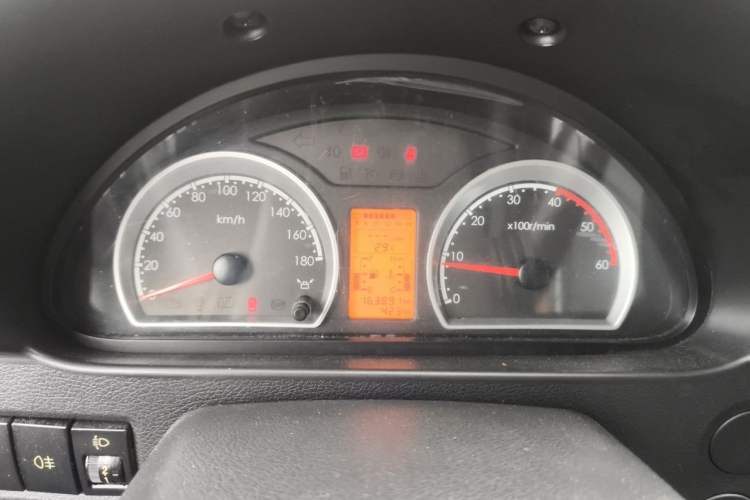 Used Dongfeng Yufeng 2016 2.5T Lingyun Van Short Wheelbase Mid-Roof China V Standard ZD25 Instrument Cluster