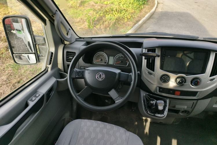 Used Dongfeng Yufeng 2016 2.5T Lingyun Edition Yulibao Premium Short Wheelbase Mid-Roof ZD25 Steering Wheel