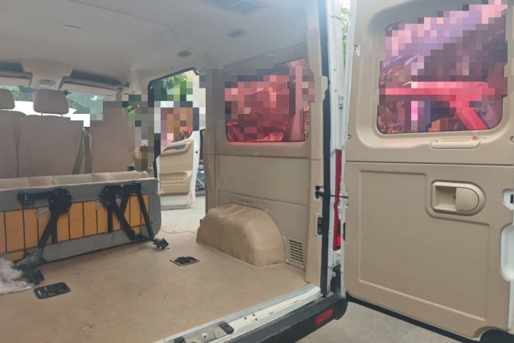 Used Dongfeng Yufeng 2016 2.5T Lingyun Edition Yulibao Premium Short Wheelbase Mid-Roof ZD25 Trunk