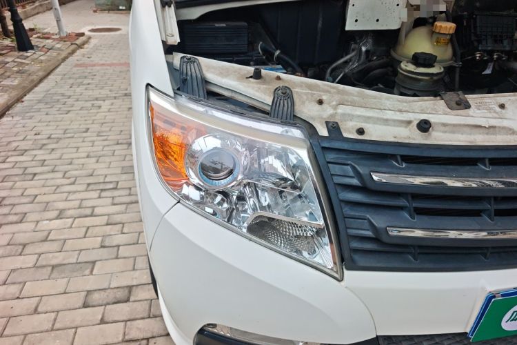 Used Dongfeng Yufeng  Right Front Headlight
