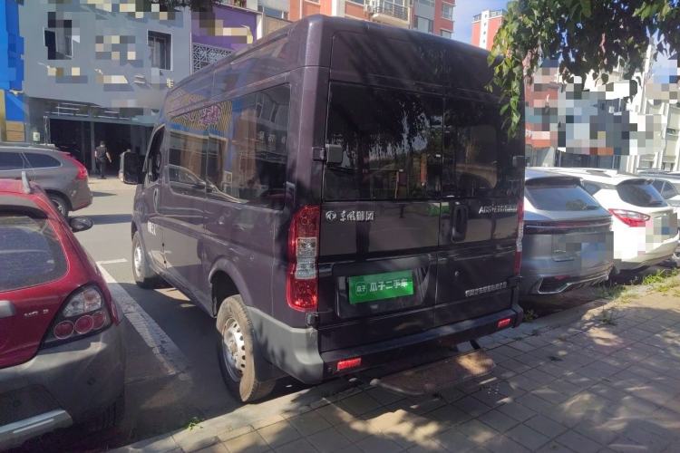 Used Dongfeng Yufeng 2018 2.5T Logistics Vehicle A100 Short Wheelbase Mid-Roof 5-9 Seater China V Standard ZD25 Rear Left 45 Deg