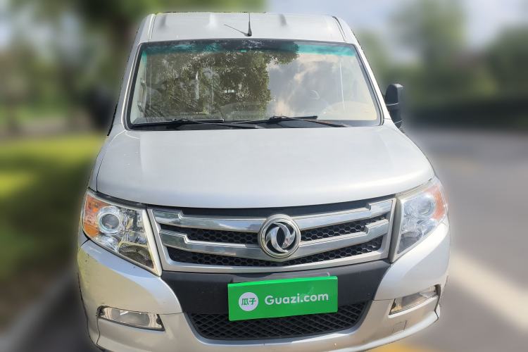 Used Dongfeng Yufeng 2018 2.5T Logistics Vehicle A100 Long Wheelbase Mid-Roof 5-9 Seater China V Emission Standard ZD25 Front