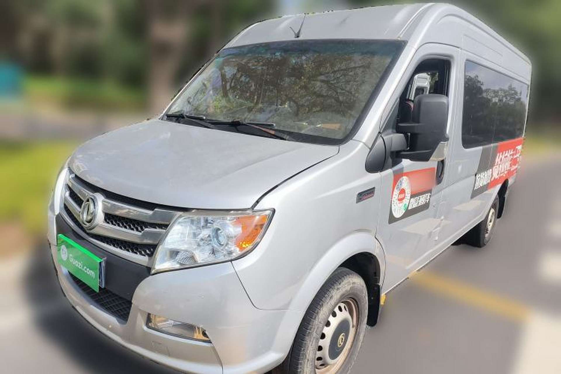 Used Dongfeng Yufeng 2018 2.5T Logistics Vehicle A100 Long Wheelbase Mid-Roof 5-9 Seater China V Emission Standard ZD25 Front Left 45 Deg