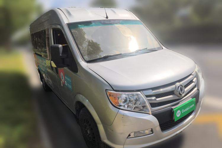 Used Dongfeng Yufeng 2018 2.5T Logistics Vehicle A100 Long Wheelbase Mid-Roof 5-9 Seater China V Emission Standard ZD25 Front Right 45 Deg