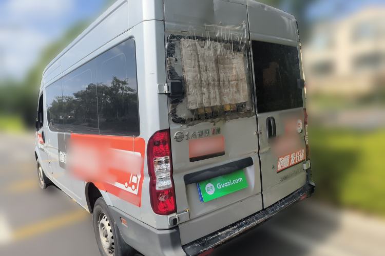 Used Dongfeng Yufeng 2018 2.5T Logistics Vehicle A100 Long Wheelbase Mid-Roof 5-9 Seater China V Emission Standard ZD25 Rear Left 45 Deg