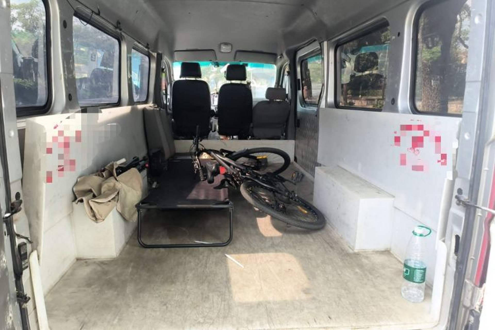 Used Dongfeng Yufeng 2018 2.5T Logistics Vehicle A100 Long Wheelbase Mid-Roof 5-9 Seater China V Emission Standard ZD25 Trunk