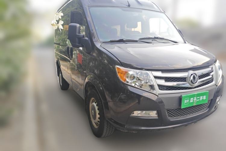 Used Dongfeng Yufeng 2018 2.5T Logistics Vehicle A100 Short Wheelbase Mid-Roof 5-9 Seater China V Standard ZD25 Front Right 45 Deg