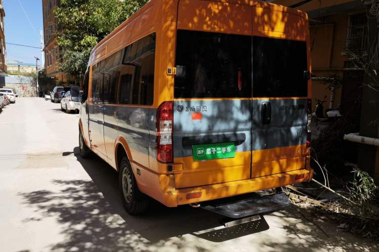 Used Dongfeng Yufeng 2018 2.5T Logistics Vehicle A100 Long Wheelbase Mid-Roof 5-9 Seater China V Emission Standard ZD25 Rear Left 45 Deg