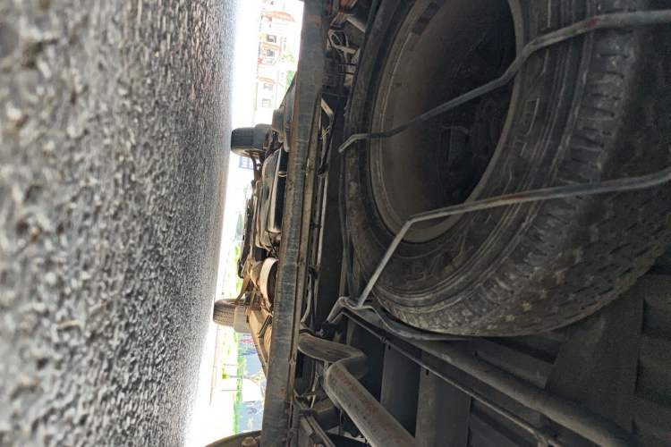 Used Dongfeng Yufeng 2018 2.5T Logistics Vehicle A100 Long Wheelbase High Roof 5-9 Seater China V Emission Standard ZD25 Chassis Rear